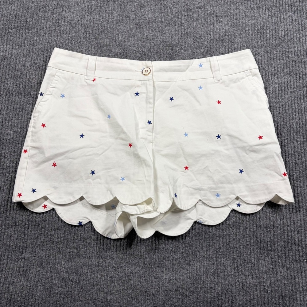 crown & ivy White Scalloped Hem Star Embroidered Shorts